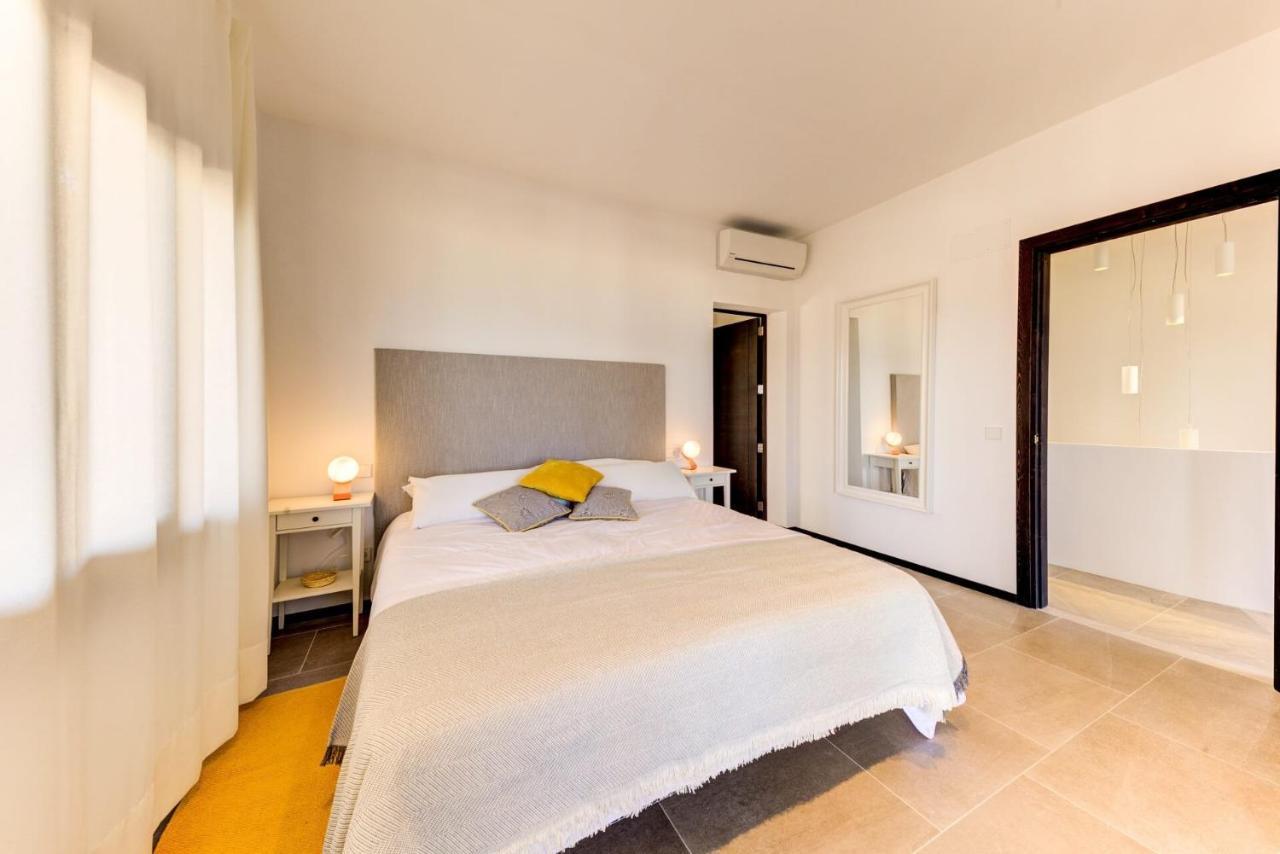 Silver Villa *